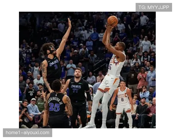 太阳独行侠对决引关注 布克东契奇后场对决成焦点